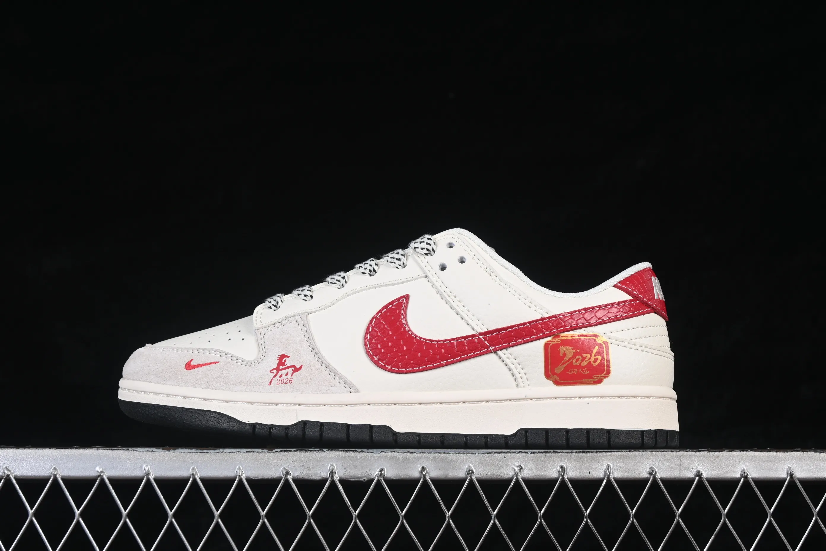 All categories Nk SB Dunk Series Nk SB Dunk Low High-end customized low-top sneakers Nike SB Dunk Low Limited to the Year of the Horse Dragon and Horse Spirit Anniversary high-end customized low-top casual sneakers XX8930-030